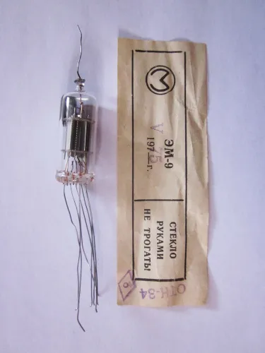 ЭМ-9 радиолампа фото 2